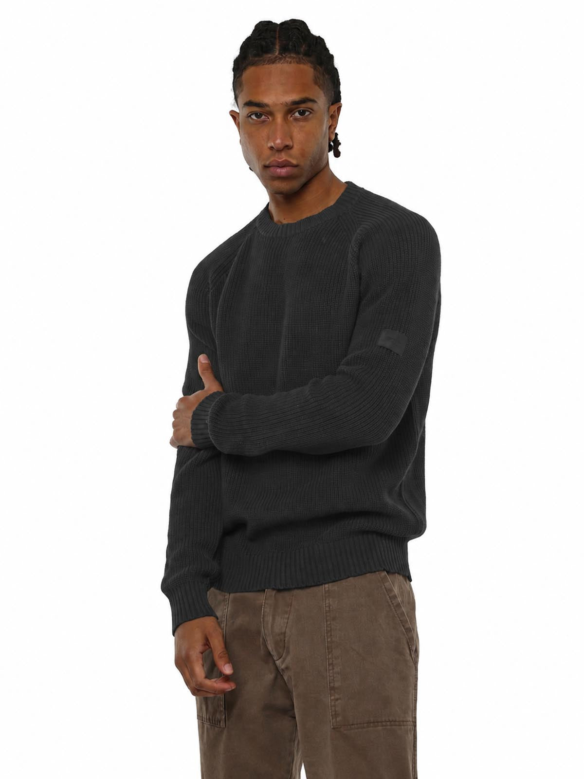Maglia girocollo manica raglan con patch ricamato