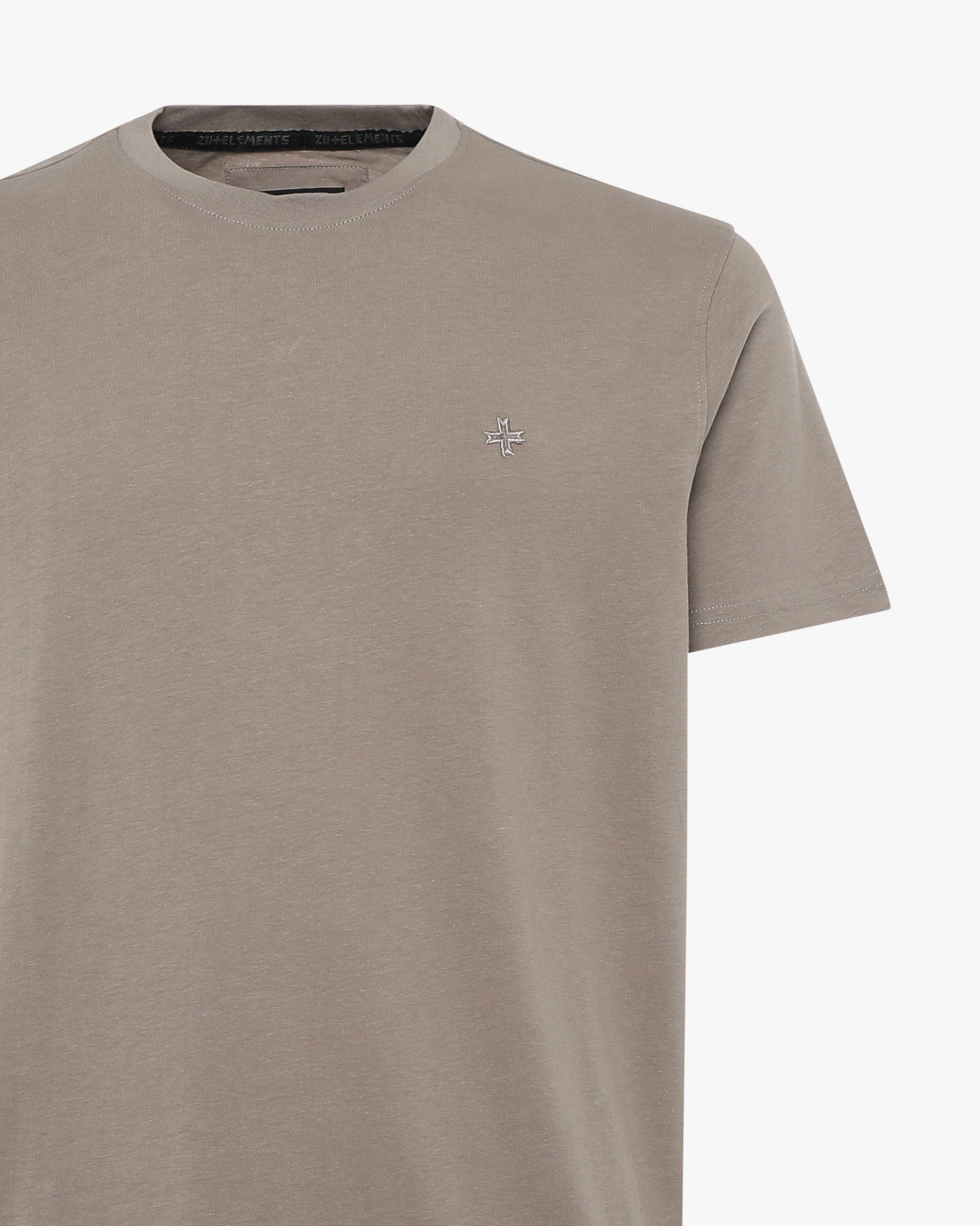 T-Shirt con ricamo tono su tono