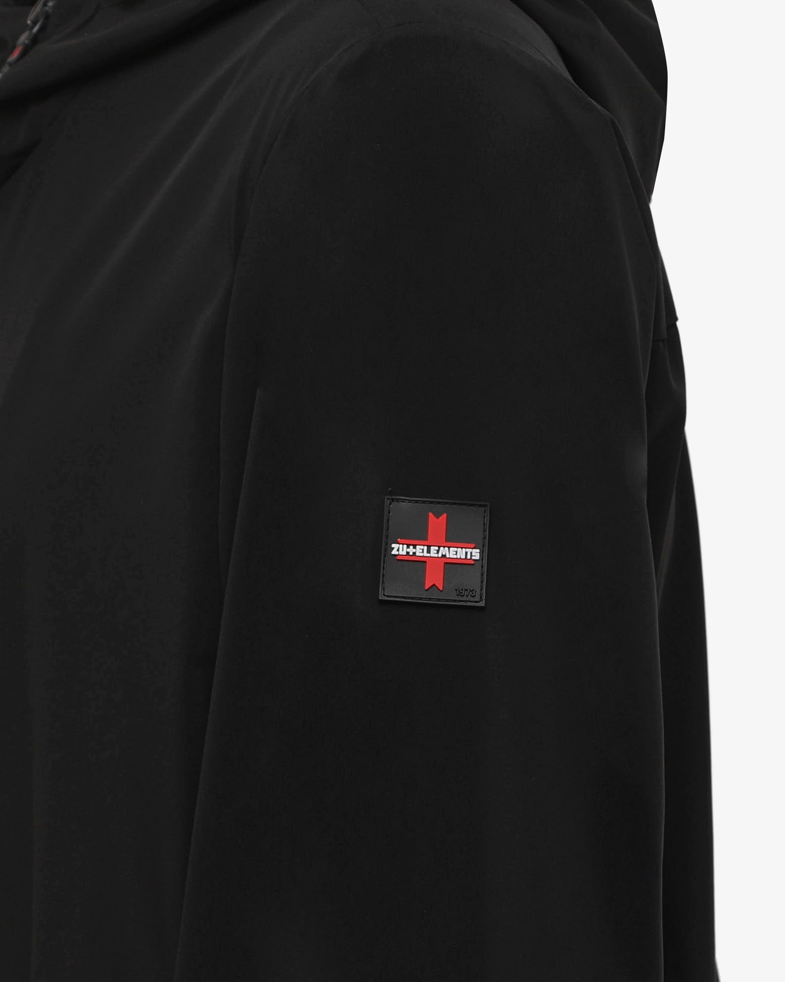 Giubbino zip con cappuccio e chiusura frontale