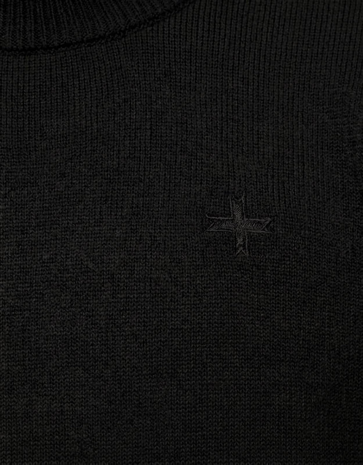 Maglia girocollo con ricamo in tono