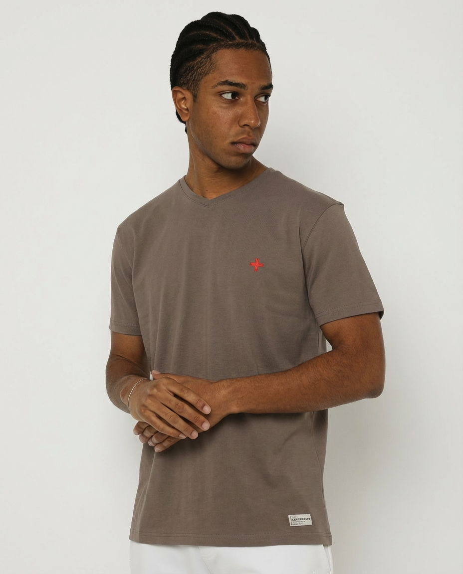 T-shirt maniche corte scollo a v, logo ricamato lato cuore