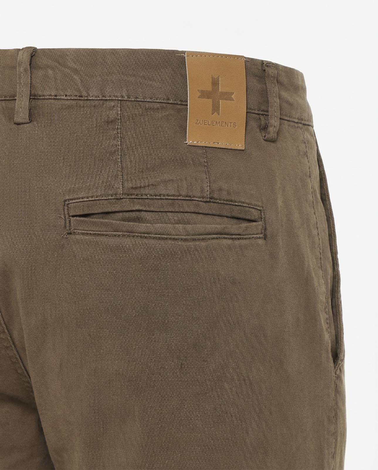 Pantaloni chino slim fit con dettagli logati