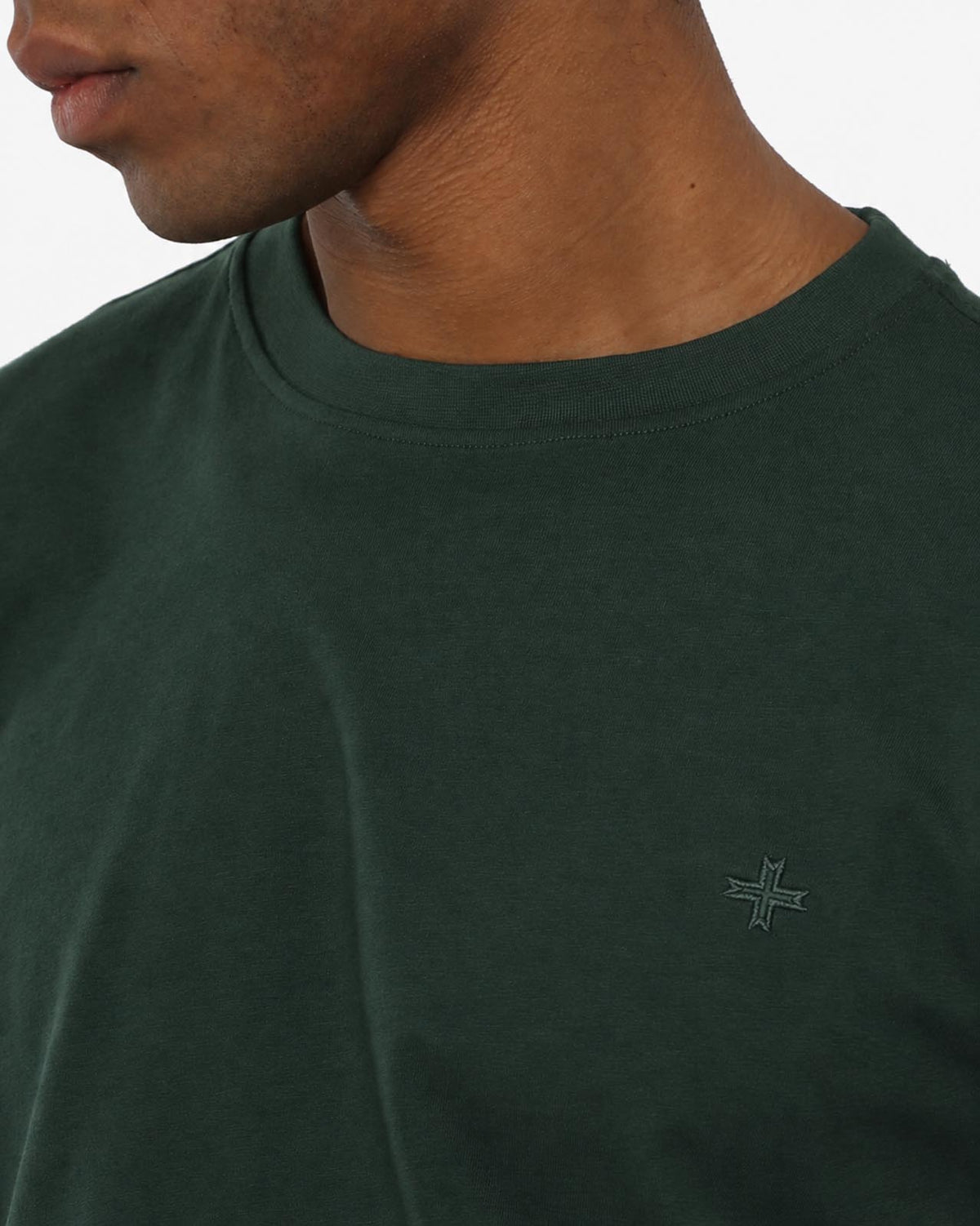 T-Shirt con ricamo tono su tono