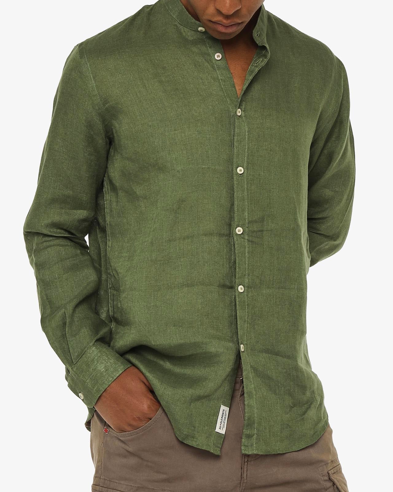 Camicia in puro lino con collo coreano e vestibilità regular