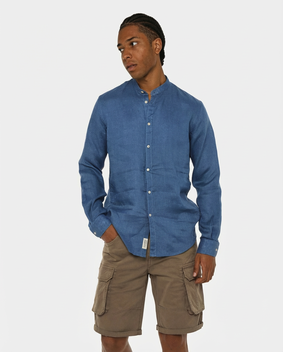 Camicia in puro lino con collo coreano e vestibilità regular