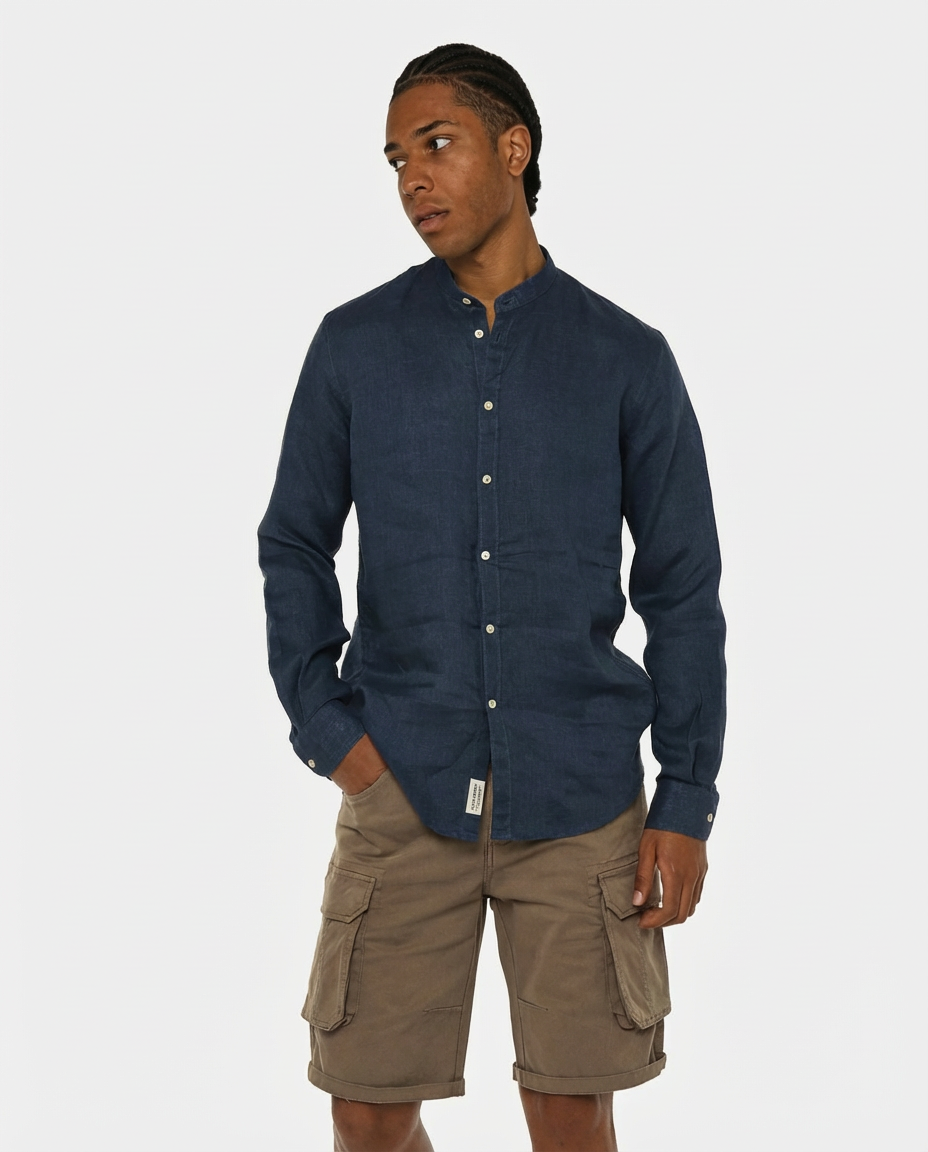 Camicia in puro lino con collo coreano e vestibilità regular