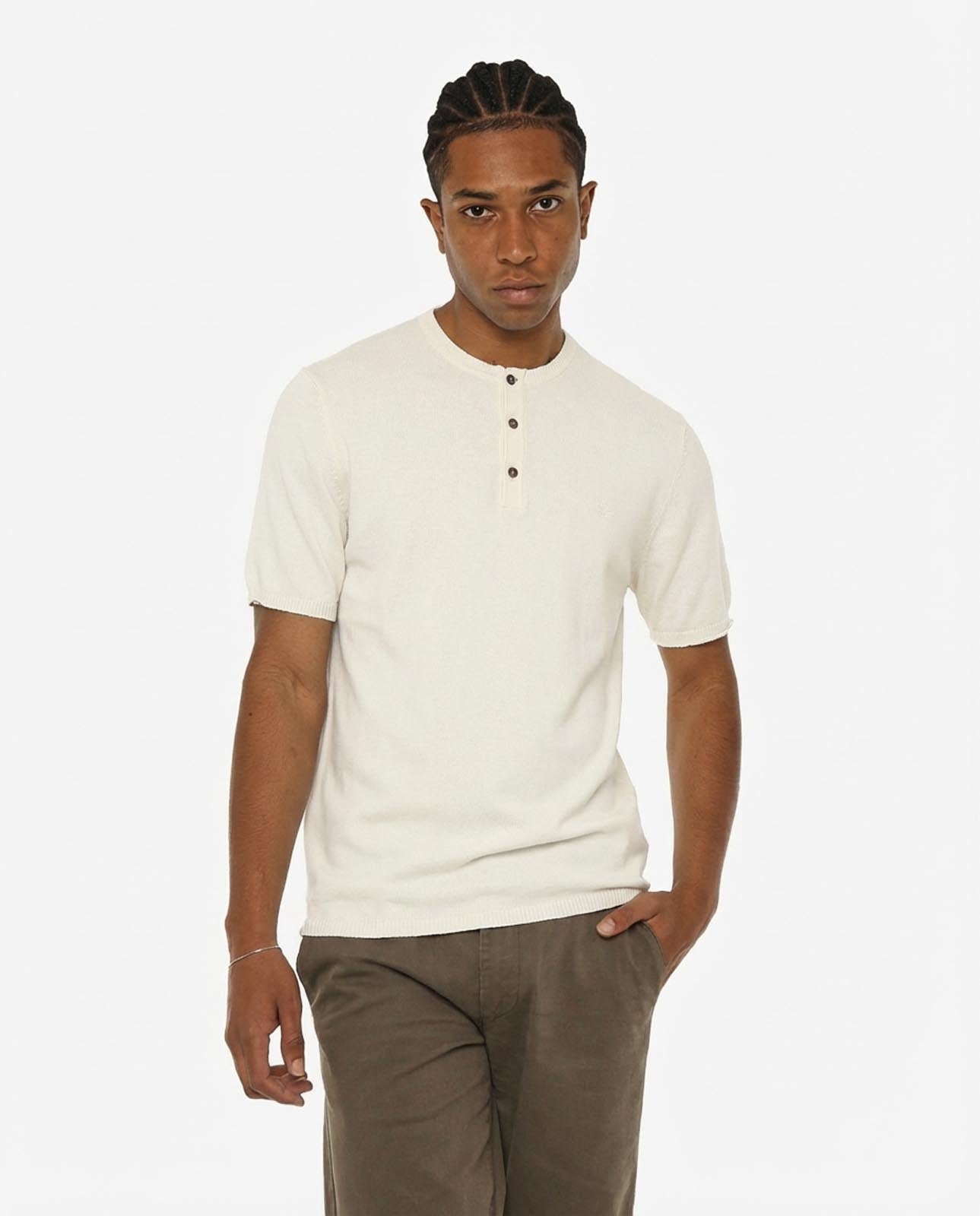 T-shirt in maglia maniche corte con collo serafino