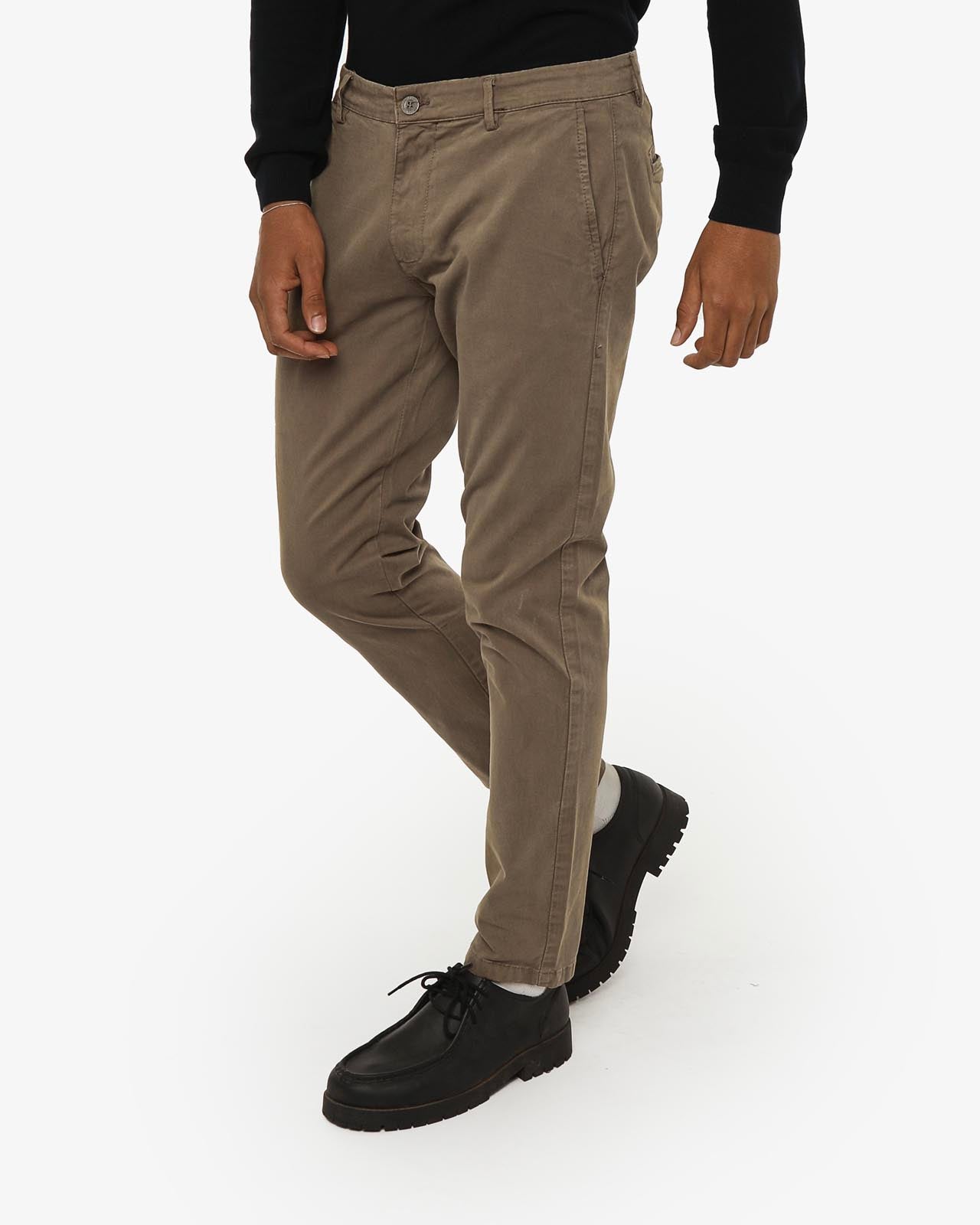 Pantaloni chino slim fit con dettagli logati