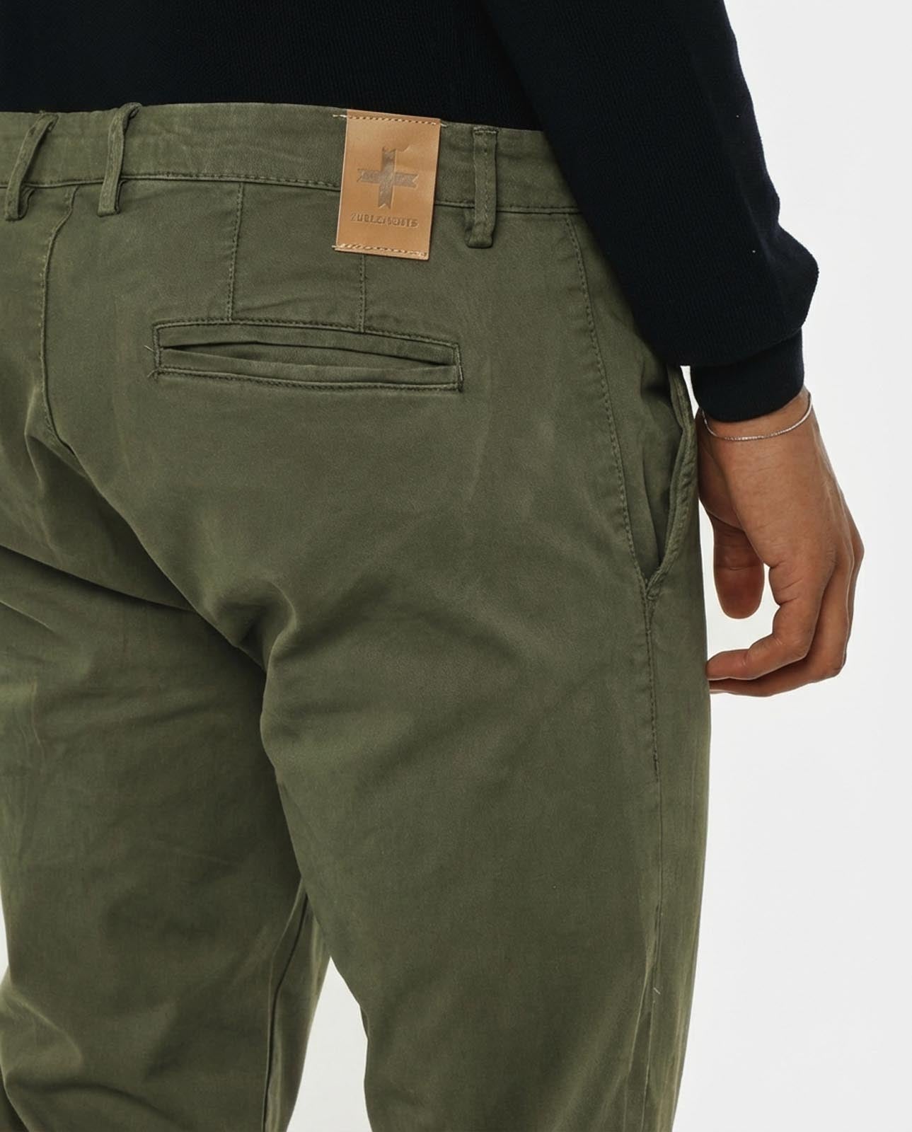 Pantaloni chino slim fit con dettagli logati