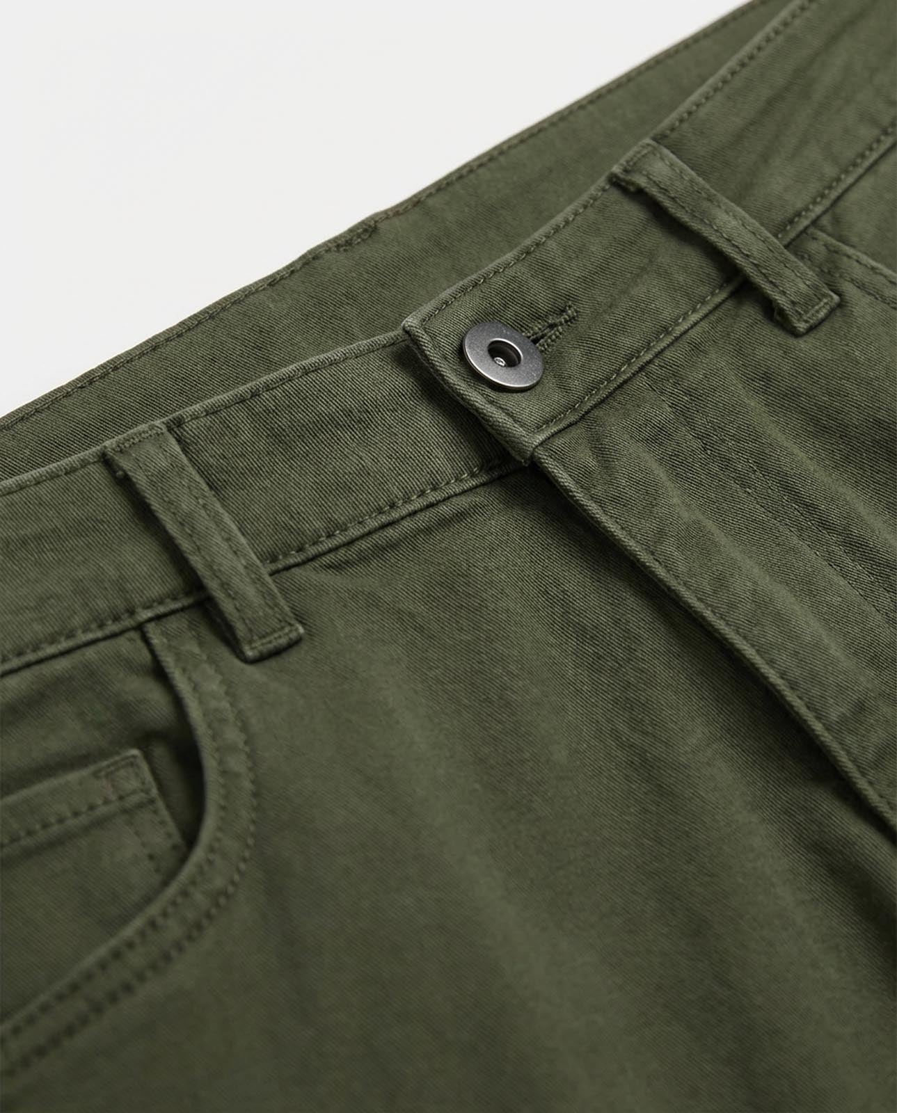 Pantaloni chino slim fit con dettagli logati