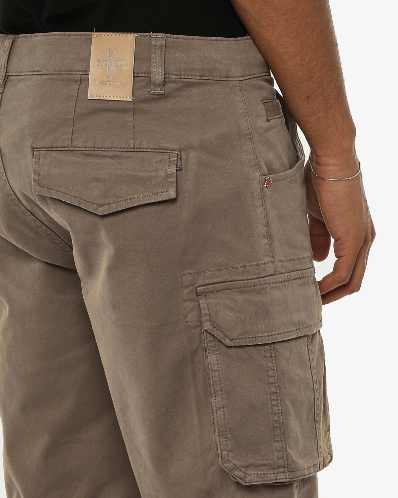 Bermuda con ricamo sul retro