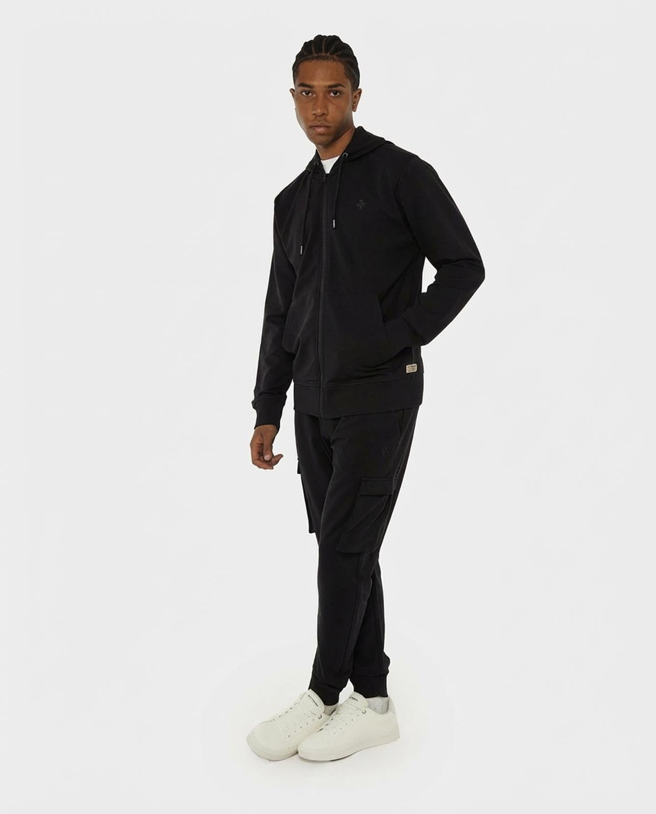 Felpa zip con cappuccio, logo ricamato lato cuore. Polso e fondo a coste