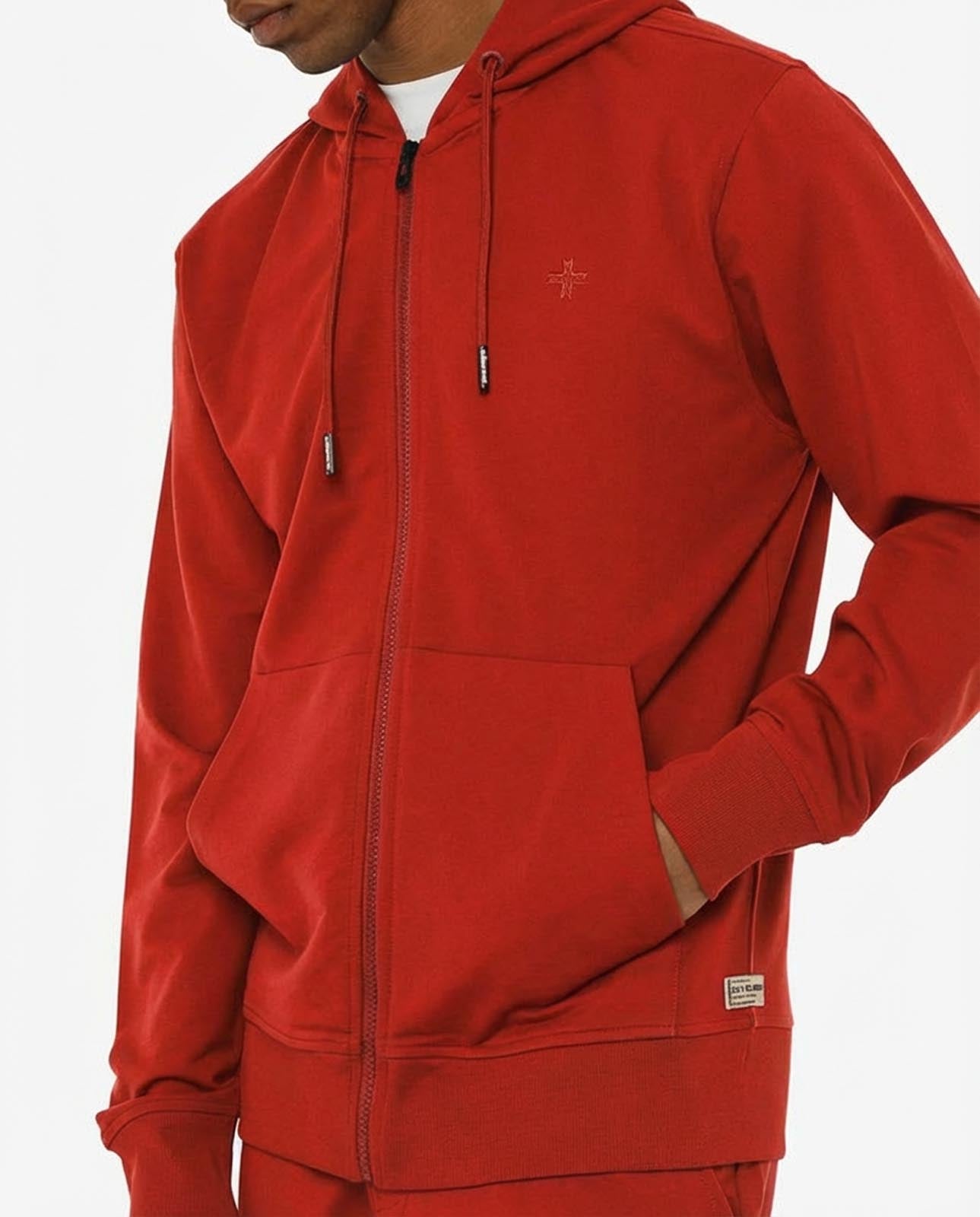 Felpa zip con cappuccio, logo ricamato lato cuore. Polso e fondo a coste