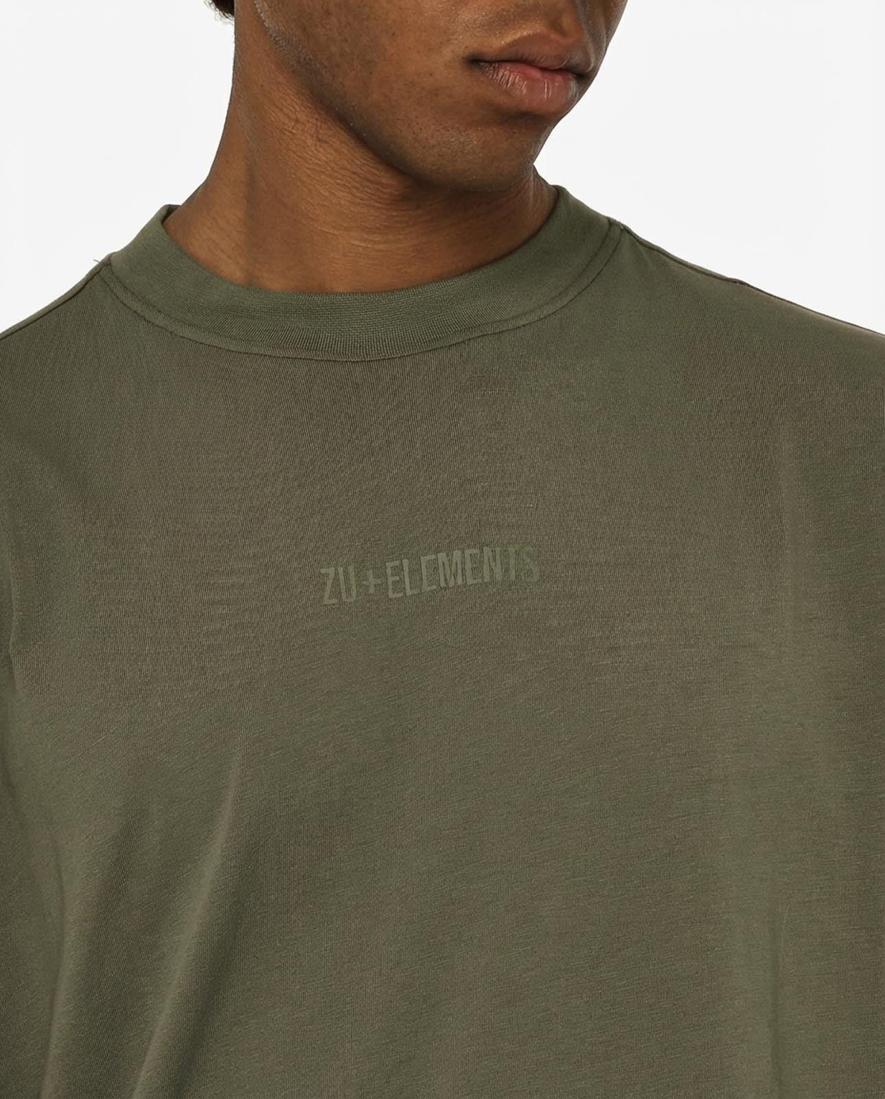 T-shirt girocollo maniche corte relaxed fit, taglio spalla e stampa frontale