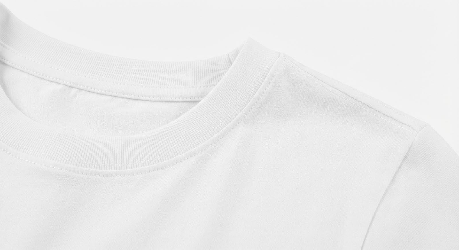 T-shirt manica lunga, logo lato cuore ricamato, collo e polsi a coste