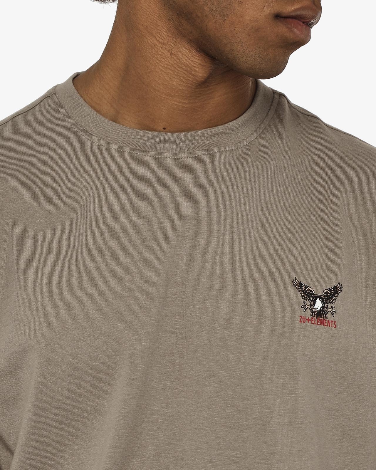 T-shirt girocollo maniche corte, stampa lato cuore e sul dietro