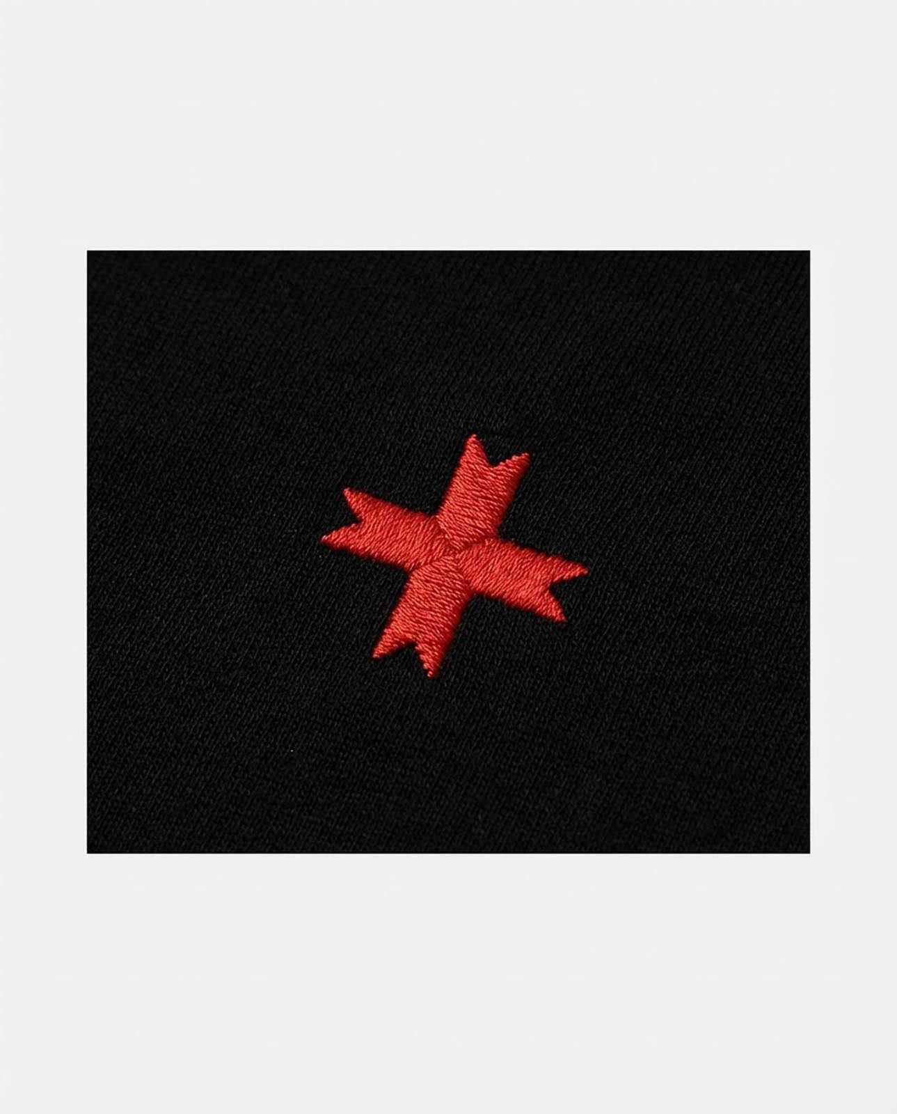 T-shirt maniche corte scollo a v, logo ricamato lato cuore