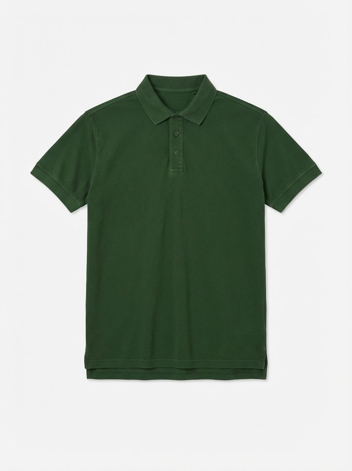 Polo in piquet garment dye, ricamo in tono su manica