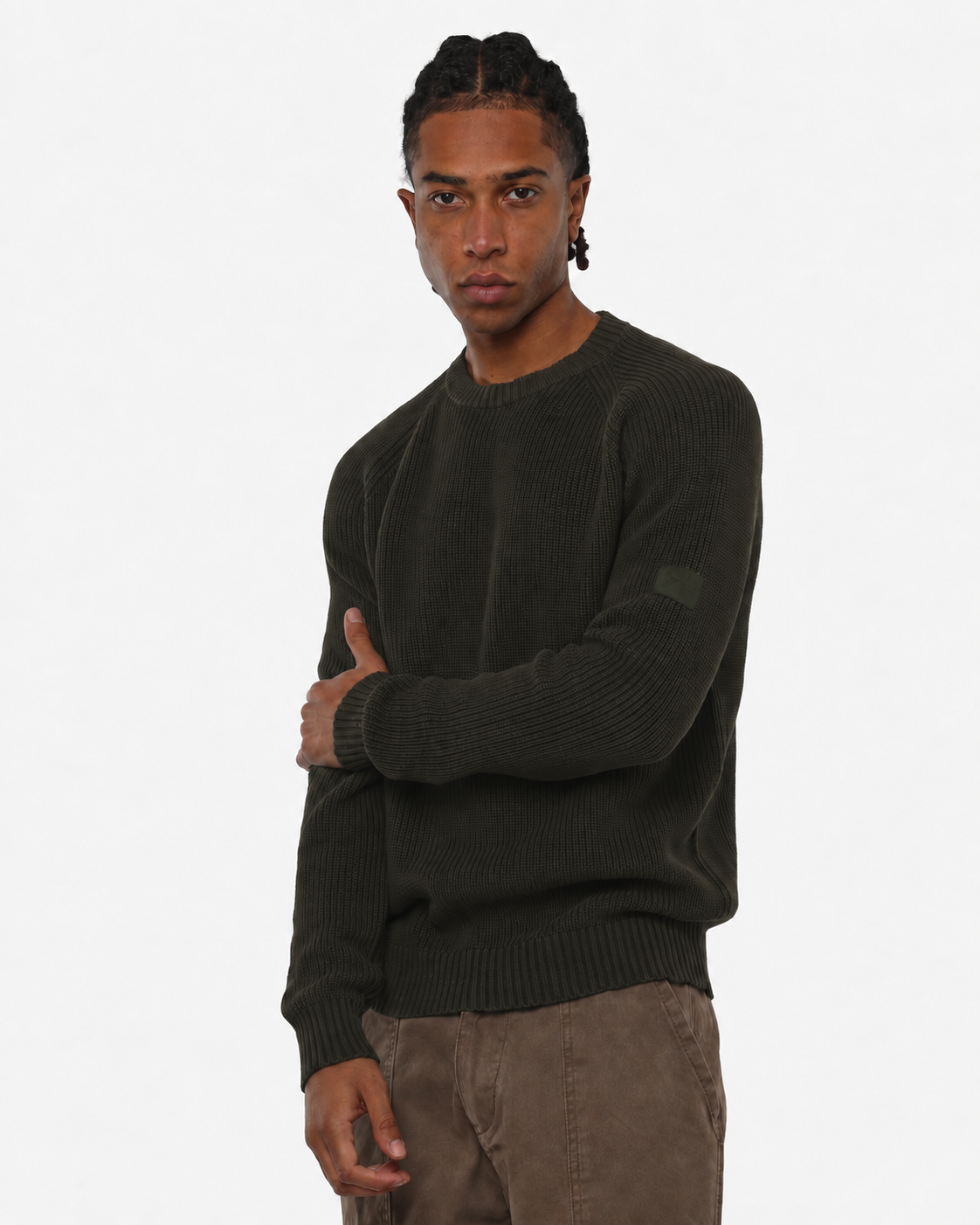 Maglia girocollo manica raglan con patch ricamato