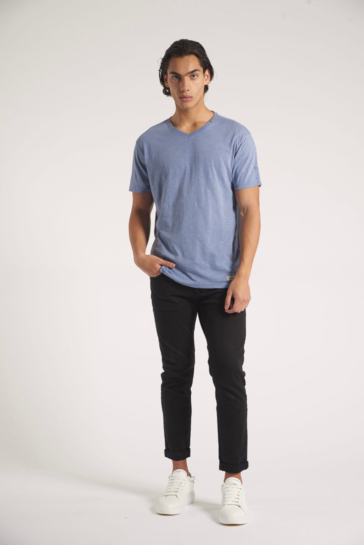 V-neck T-shirt 