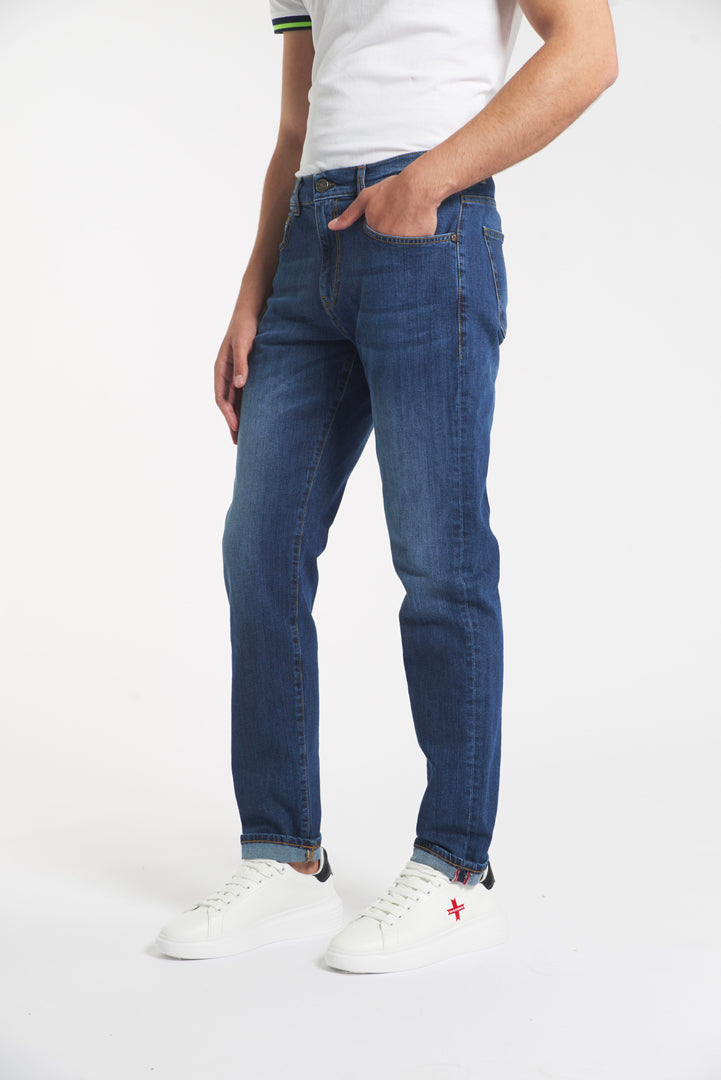 Jeans regular con zip