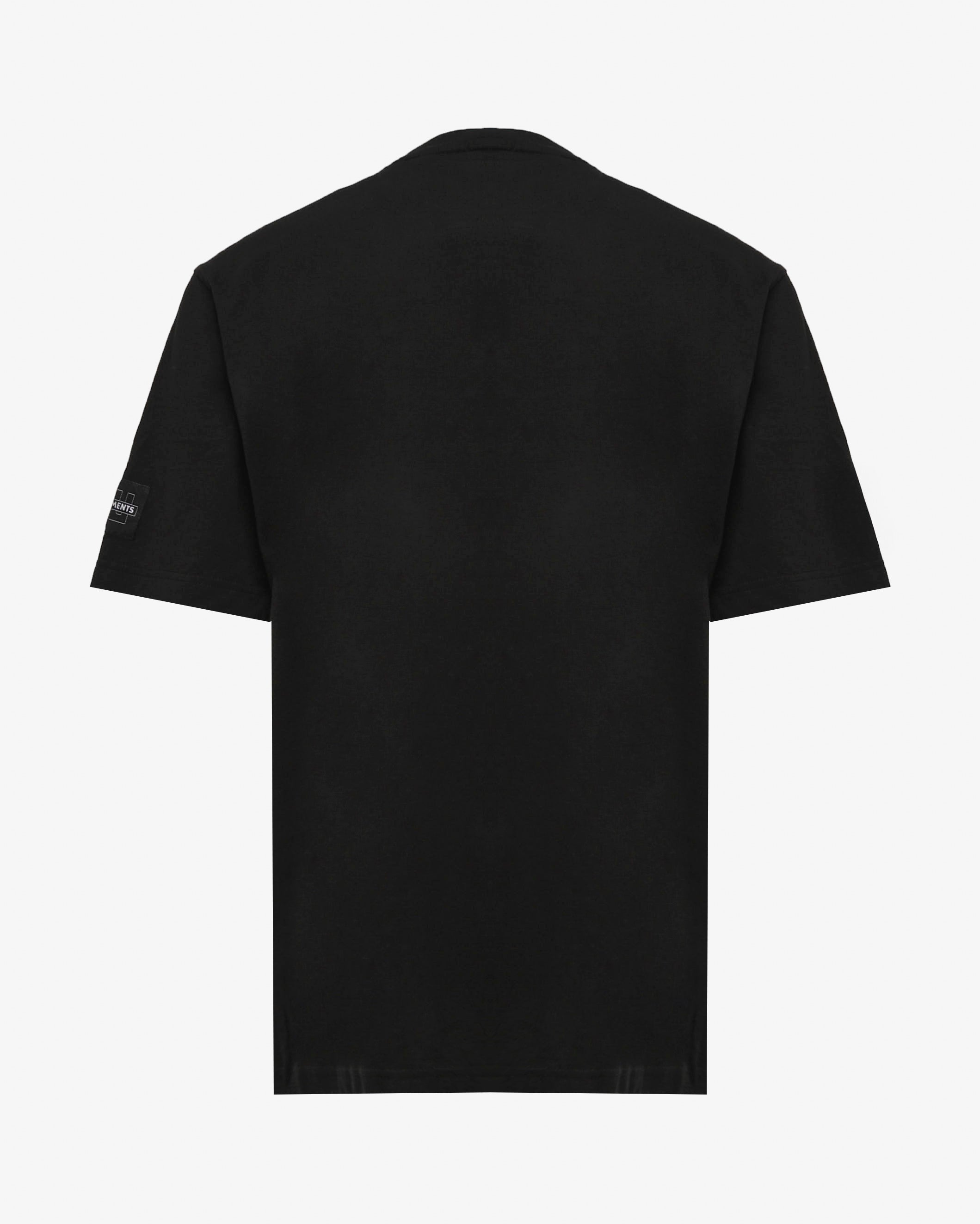 T-shirt relaxed e personalizzazione su manica
