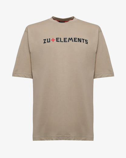 T-shirt relaxed e personalizzazione su manica