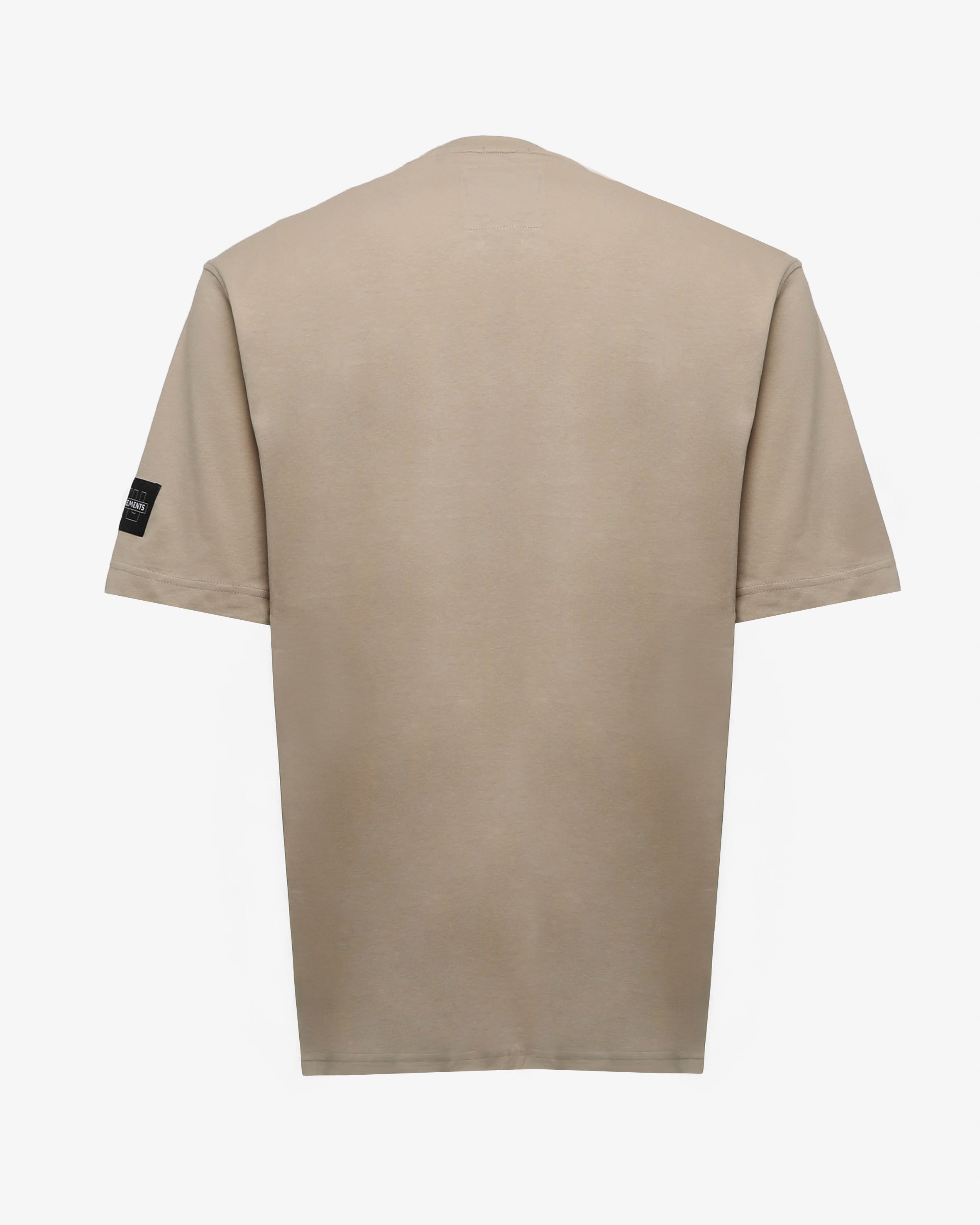 T-shirt relaxed e personalizzazione su manica