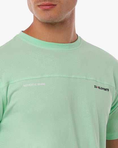 T-shirt con taglio sul petto e micrologo