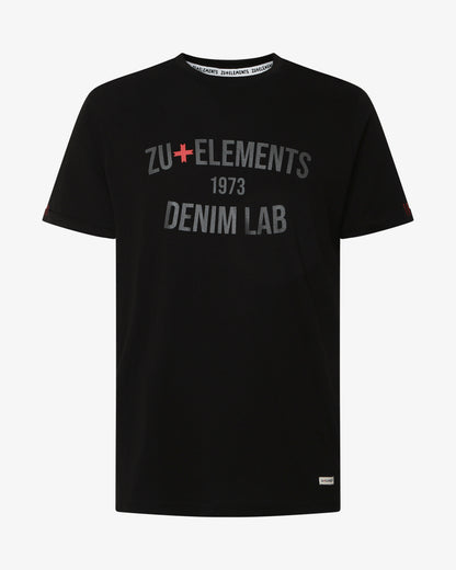 T-shirt con ricamo su manica