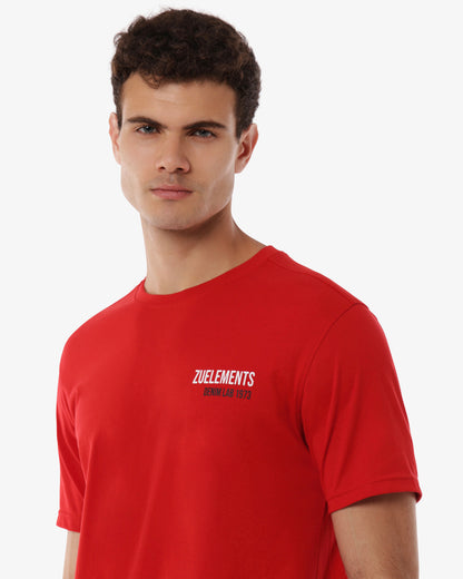 T-shirt con micrologo e stampa sul retro