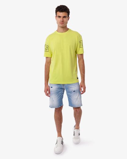 T-shirt con logo su manica e sul retro