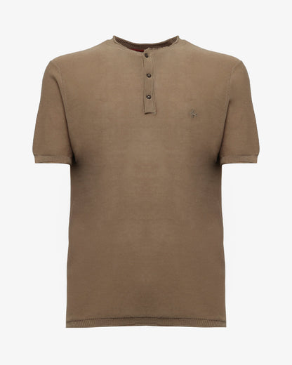 T-shirt in maglia con collo serafino