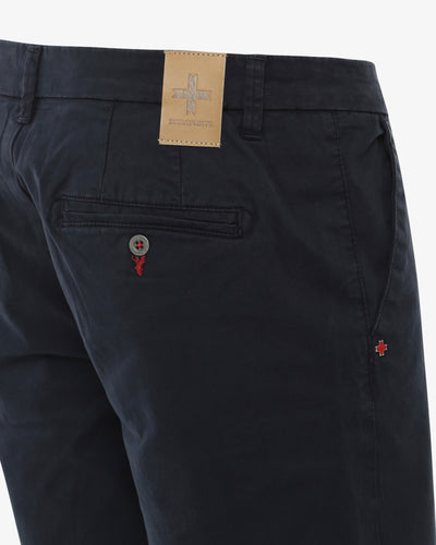 Bermuda chino con ricamo sul retro