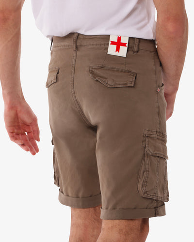 Bermuda con ricamo sul retro