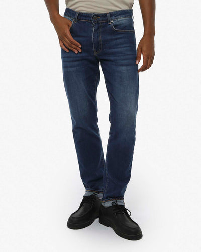 Jeans regular fit Ronnie in tono medium blue con accessori logati