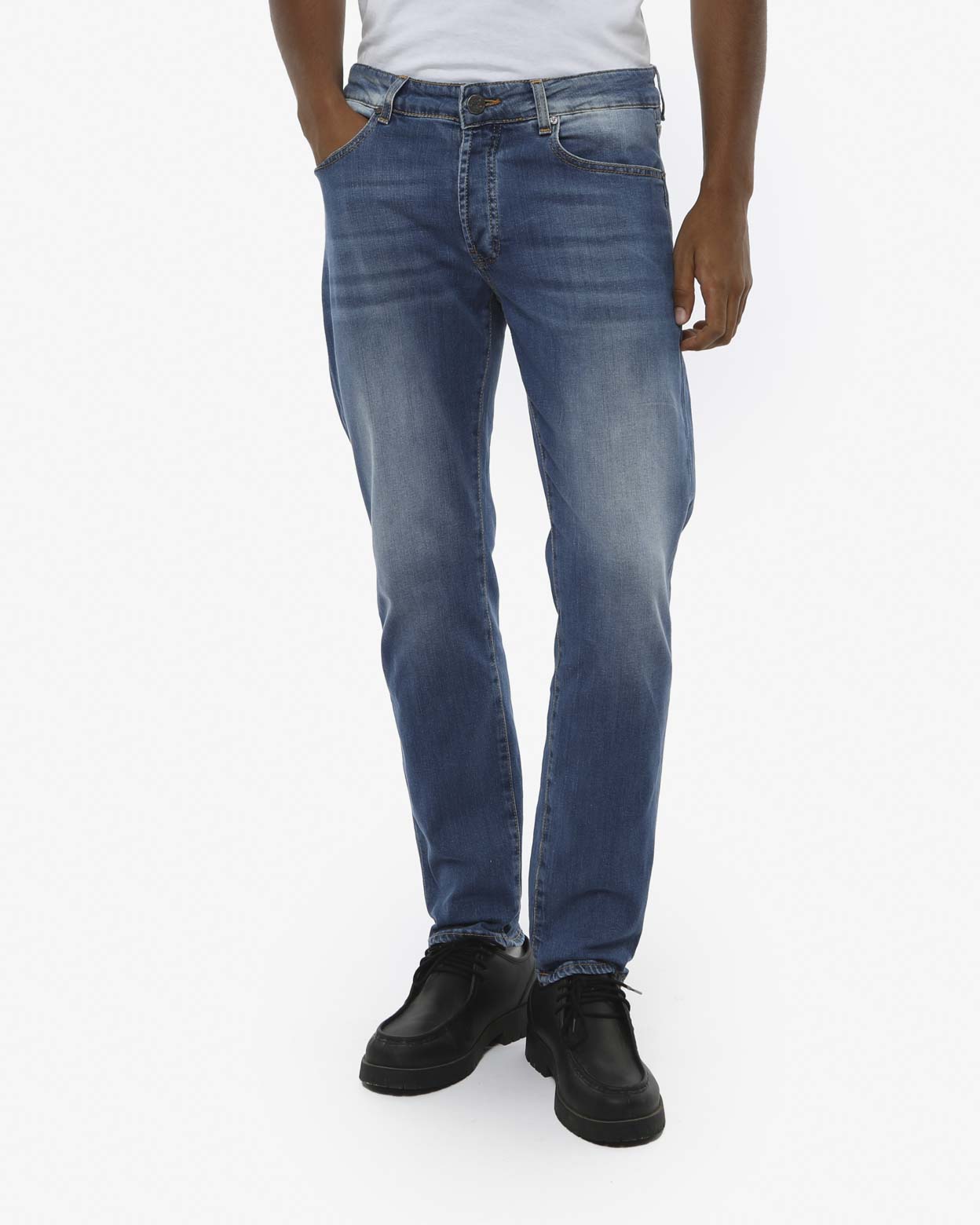 Jeans slim fit Sammy in tono light blu