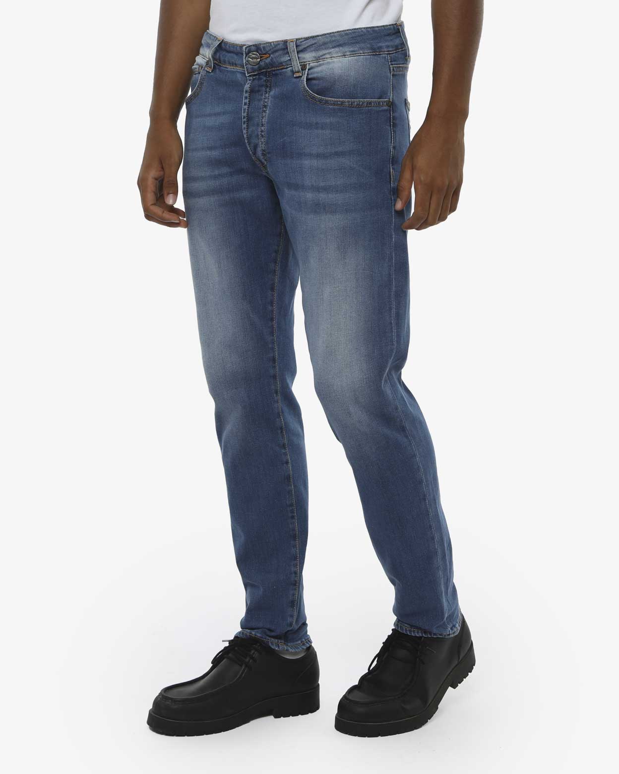 Jeans slim fit Sammy in tono light blu