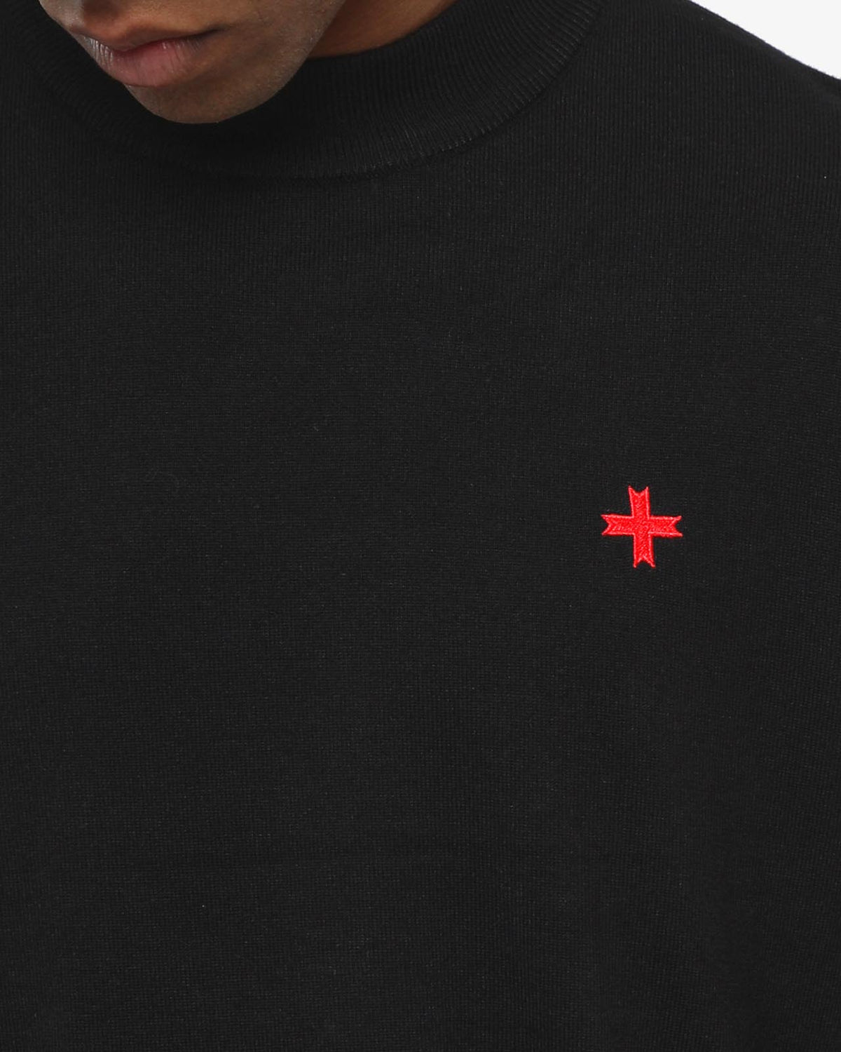 Maglia mezzo collo in viscosa con ricamo a contrasto
