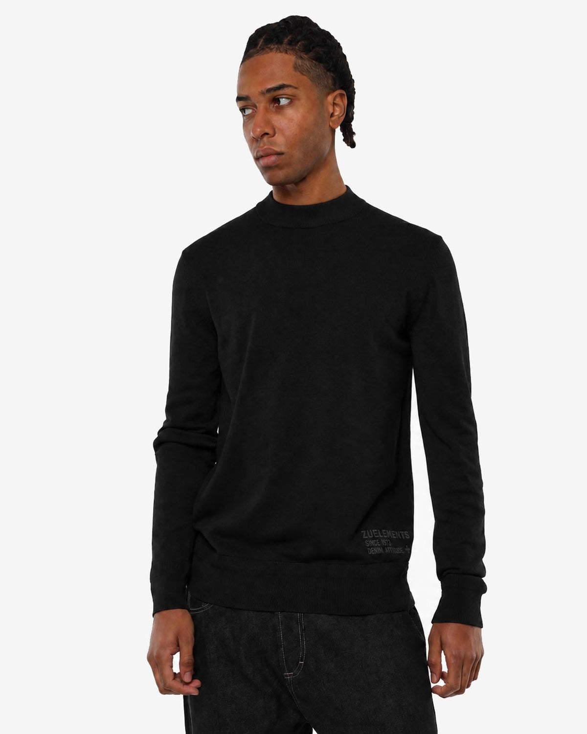Maglia mezzo collo in viscosa con ricamo sul fondo