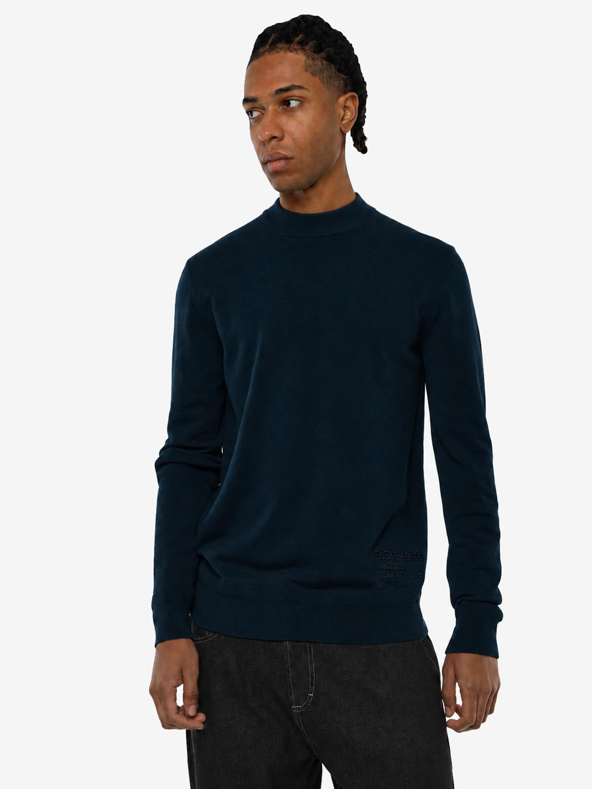 Maglia mezzo collo in viscosa con ricamo sul fondo