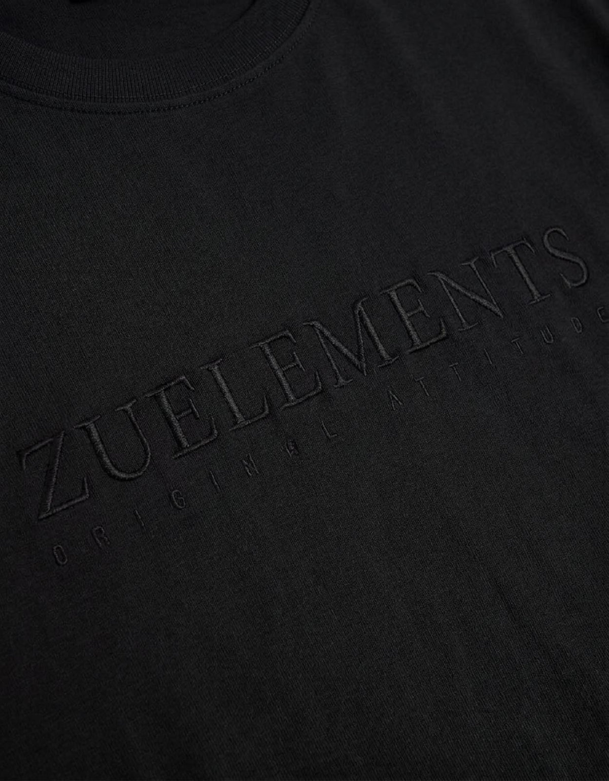 T-shirt a mezze maniche con ricamo in tono