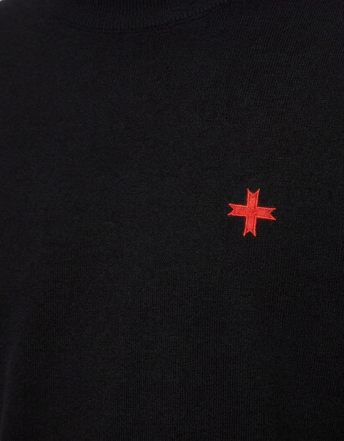 Maglia mezzo collo in viscosa con ricamo a contrasto