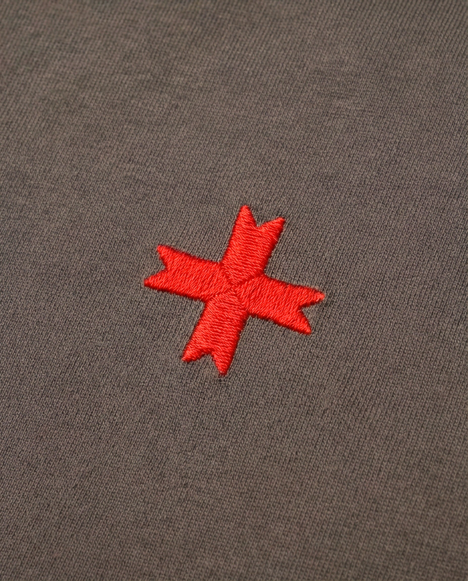 T-shirt maniche corte scollo a v, logo ricamato lato cuore