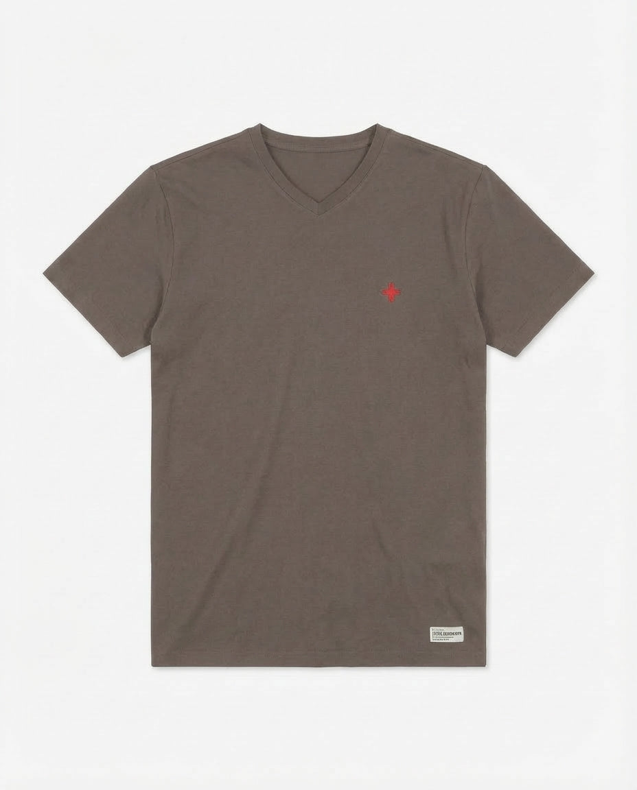 T-shirt maniche corte scollo a v, logo ricamato lato cuore