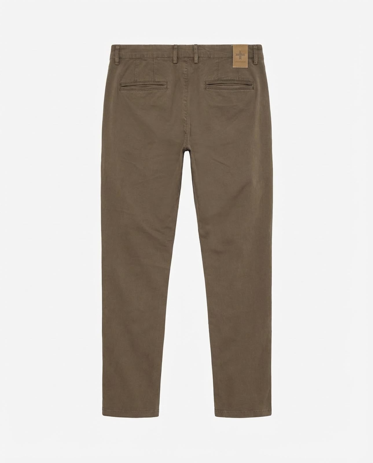 Pantaloni chino slim fit con dettagli logati