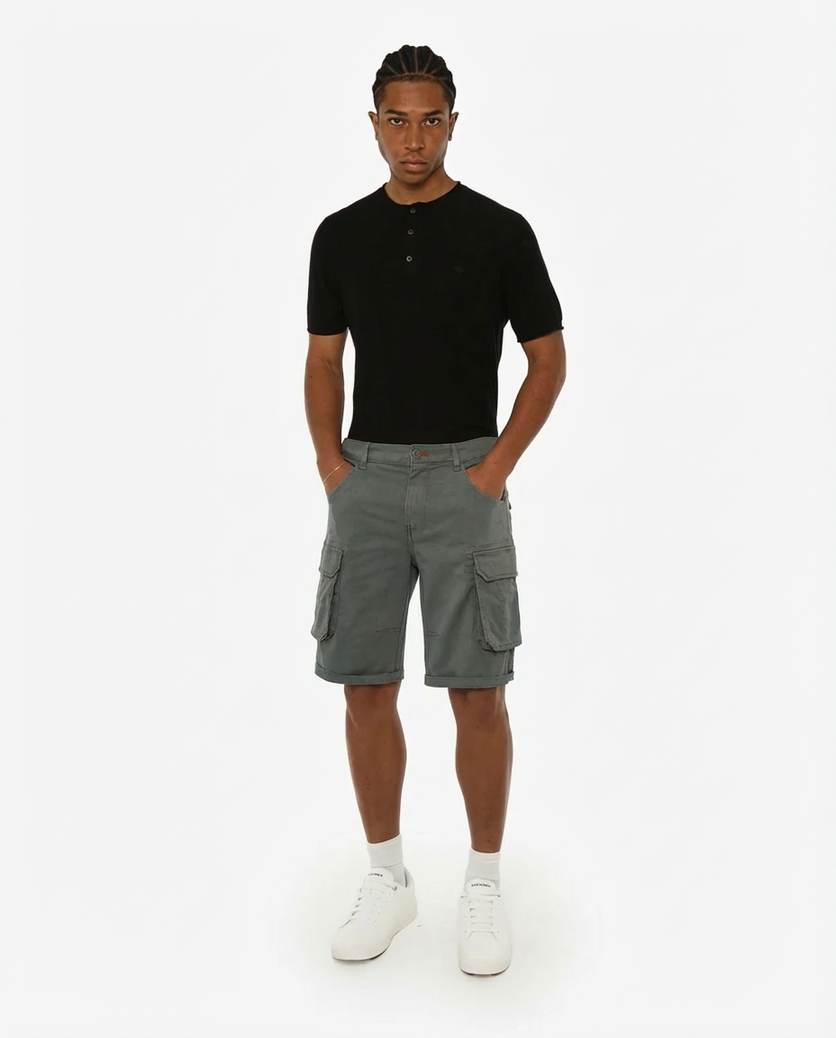 Bermuda con ricamo sul retro