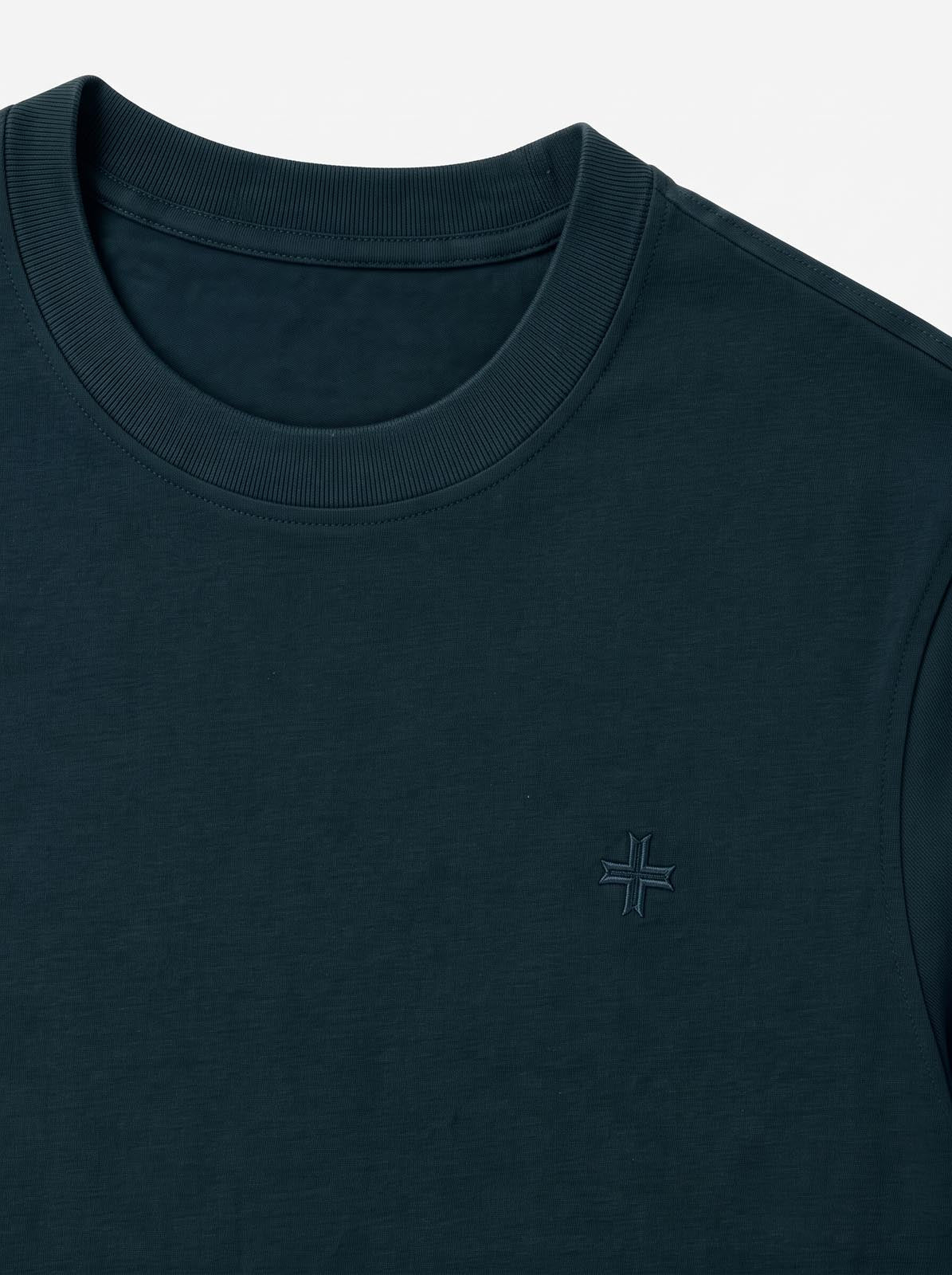 T-Shirt con ricamo tono su tono