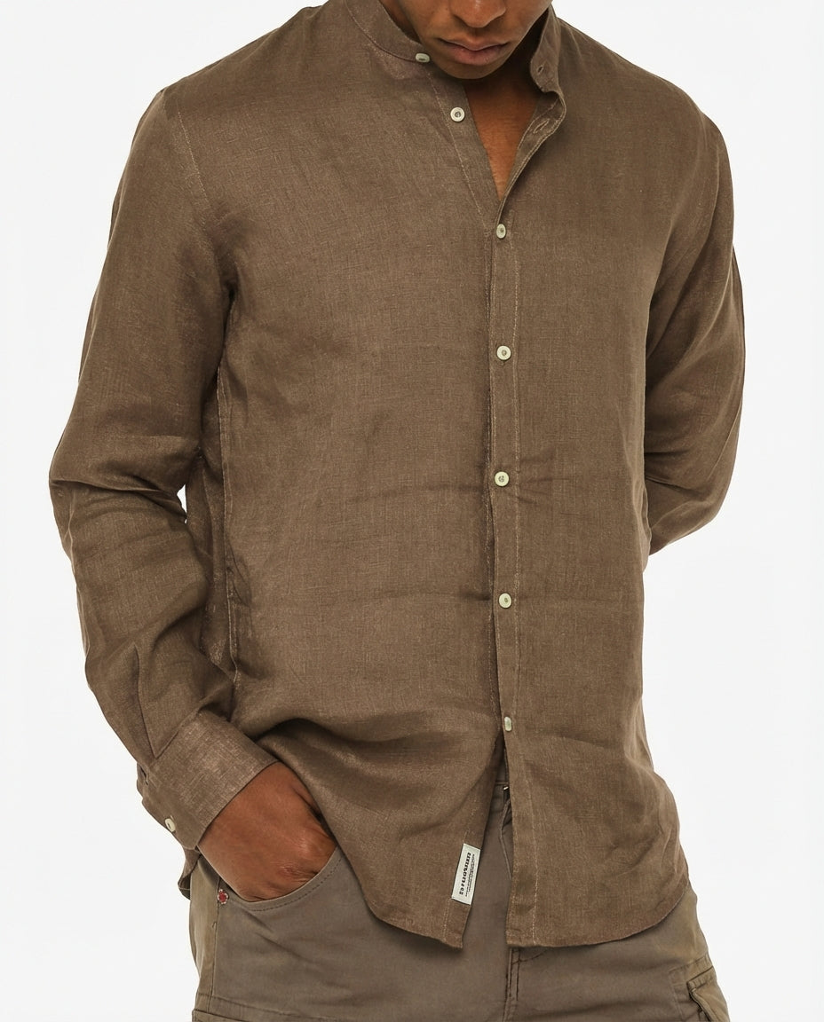 Camicia in puro lino con collo coreano e vestibilità regular