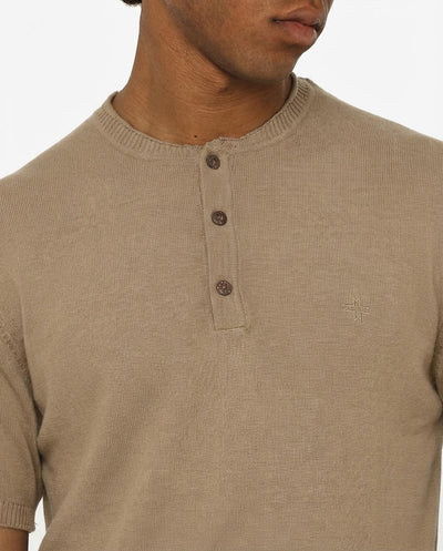 T-shirt in maglia maniche corte con collo serafino
